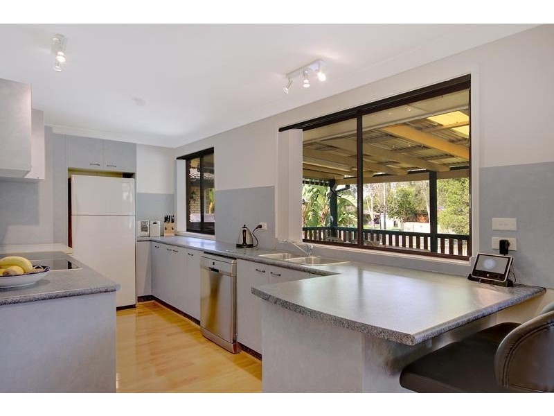 10 Manuka Avenue, Dapto NSW 2530