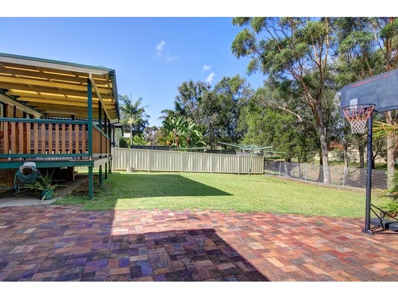 10 Manuka Avenue, Dapto NSW 2530