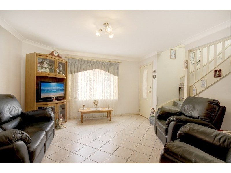 2/19 Baan Baan Street, Dapto NSW 2530