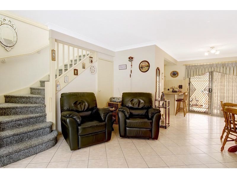 2/19 Baan Baan Street, Dapto NSW 2530