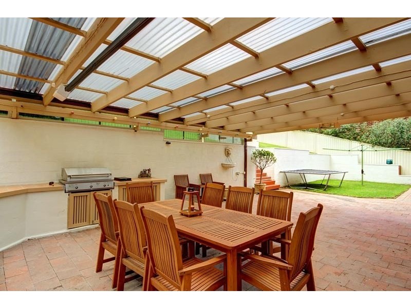 12 Sandalwood Road, Farmborough Heights NSW 2526