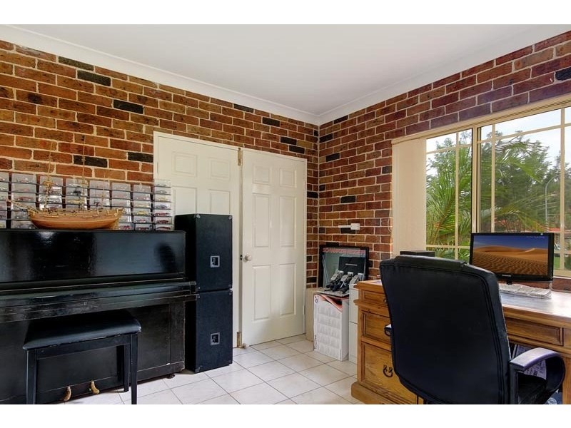 12 Sandalwood Road, Farmborough Heights NSW 2526