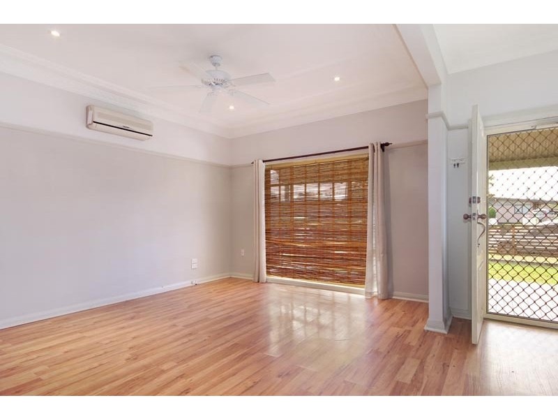 242 Princes Highway, Dapto NSW 2530