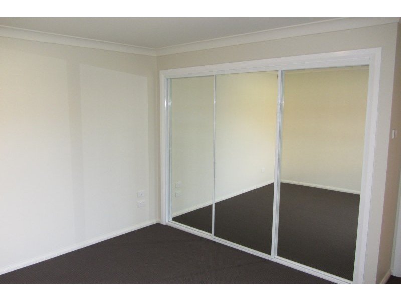 30 Lindsay Street, Unanderra NSW 2526