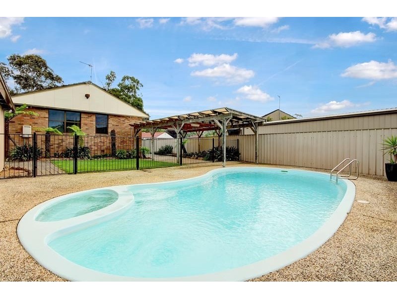 31 Eleebana Crescent, Dapto NSW 2530