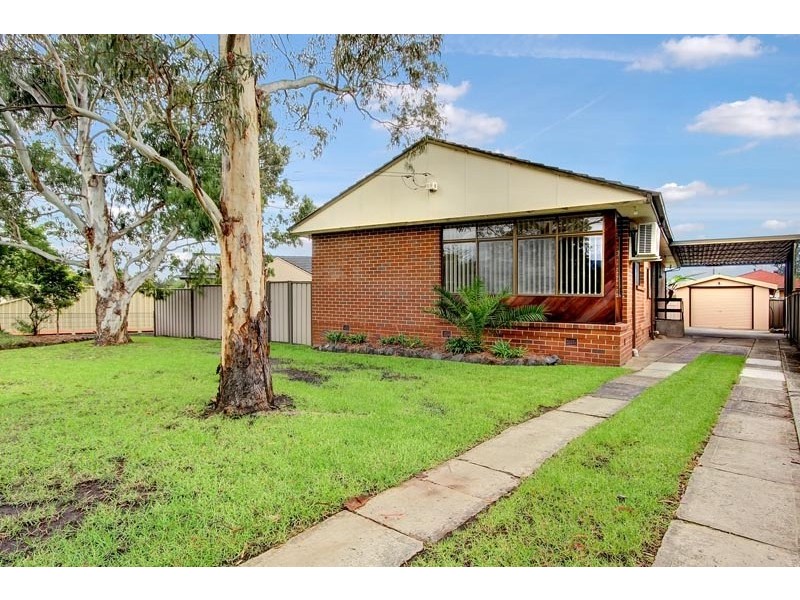 31 Eleebana Crescent, Dapto NSW 2530
