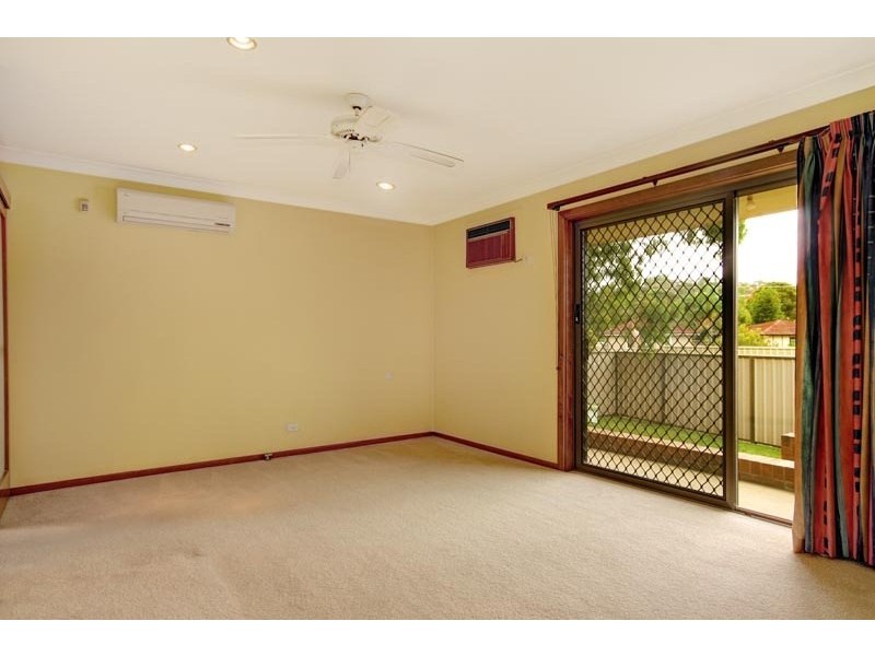 31 Eleebana Crescent, Dapto NSW 2530