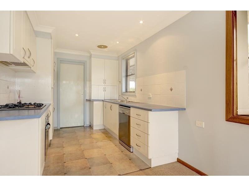 31 Eleebana Crescent, Dapto NSW 2530