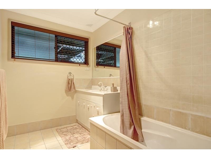 57  Stanley Avenue, Farmborough Heights NSW 2526