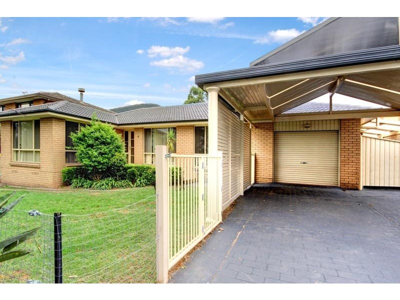6 Carlon Crescent, Farmborough Heights NSW 2526