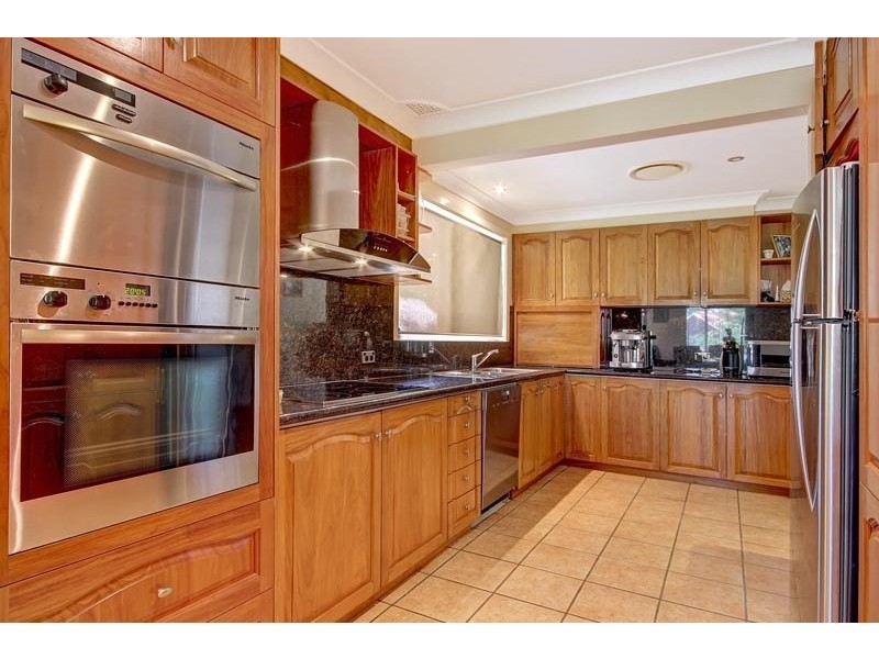 6 Carlon Crescent, Farmborough Heights NSW 2526