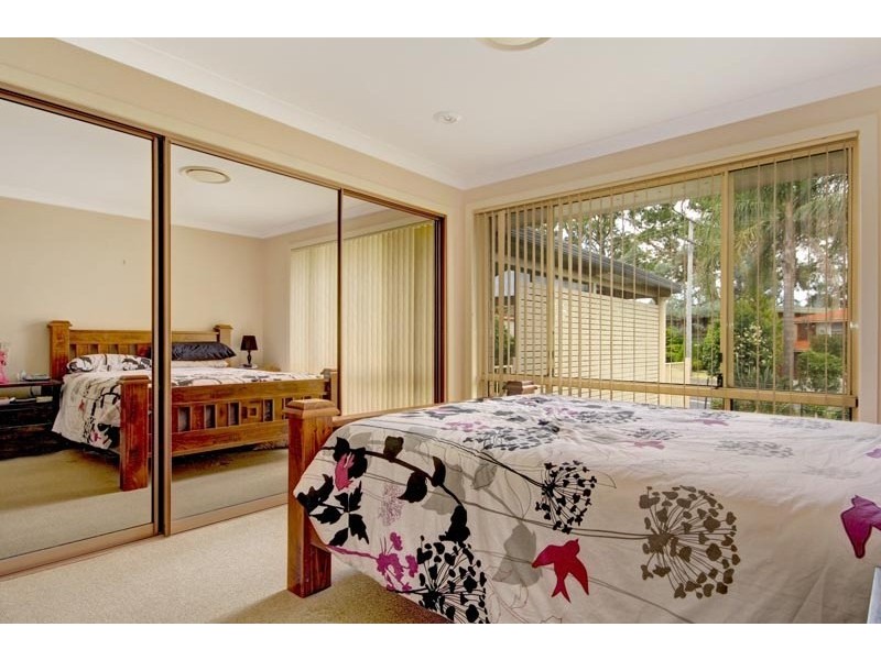 6 Carlon Crescent, Farmborough Heights NSW 2526