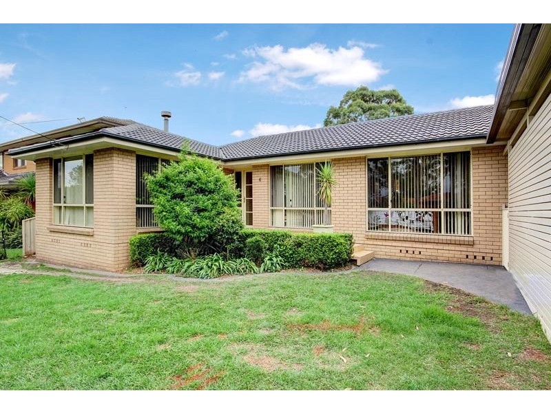 6 Carlon Crescent, Farmborough Heights NSW 2526