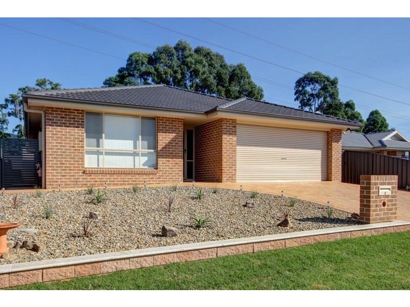 8 Spears Place, Horsley NSW 2530