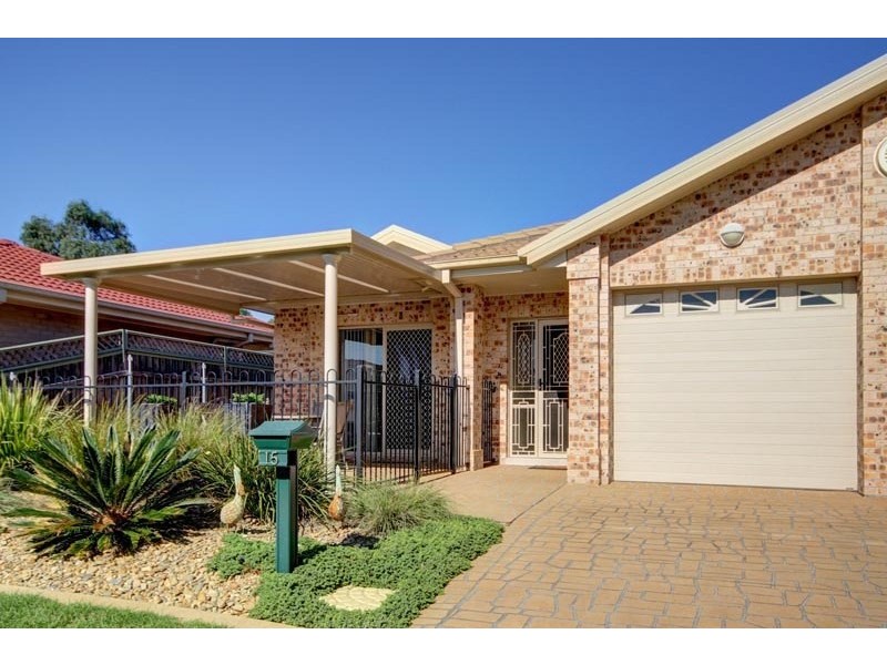 15 Kalbarri Grove, Kanahooka NSW 2530