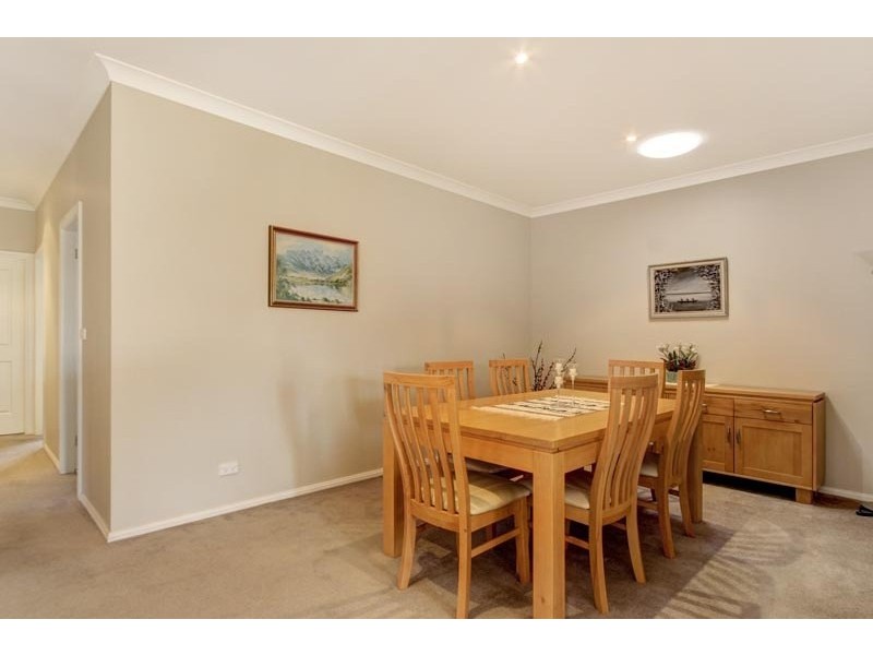 15 Kalbarri Grove, Kanahooka NSW 2530