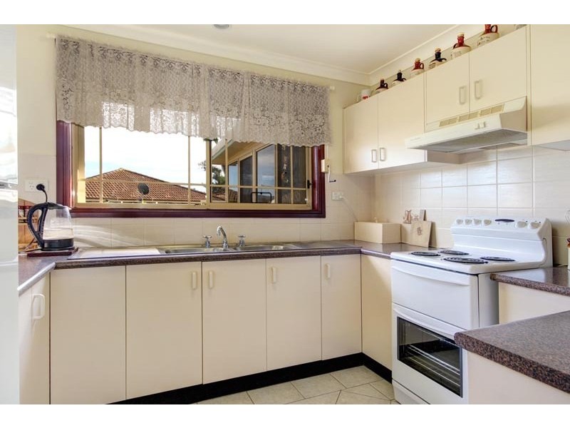 3/2 Candlebark Street, Albion Park Rail NSW 2527