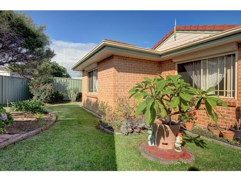 3/2 Candlebark Street, Albion Park Rail NSW 2527