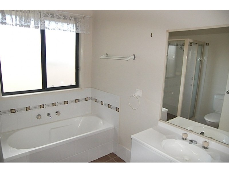 2/3 Massey Street, Berkeley NSW 2506