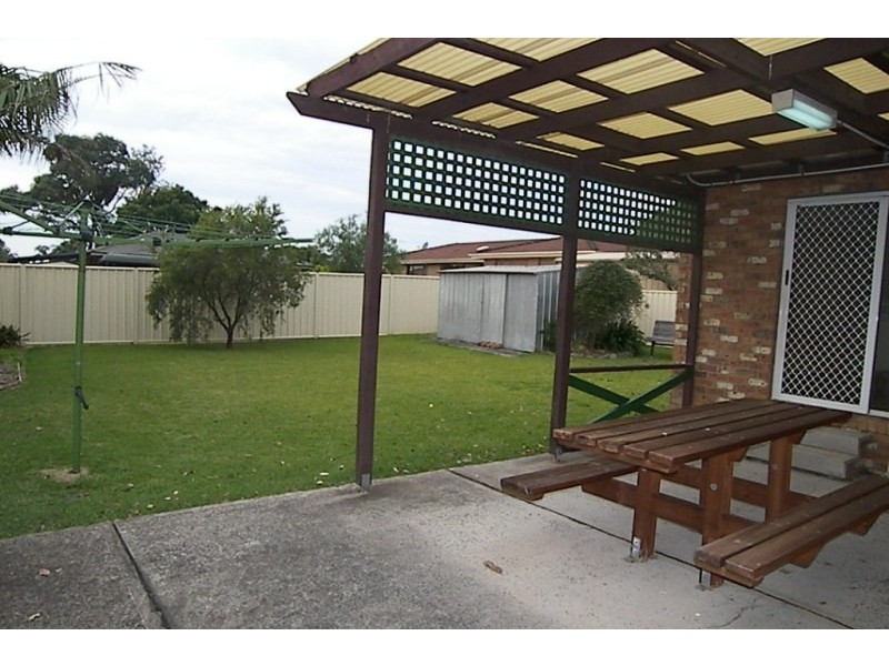 15 Ritchie Crescent, Horsley NSW 2530
