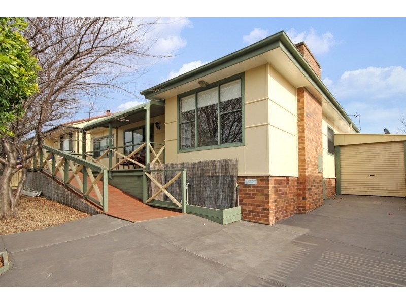 6 Laver Road, Dapto NSW 2530