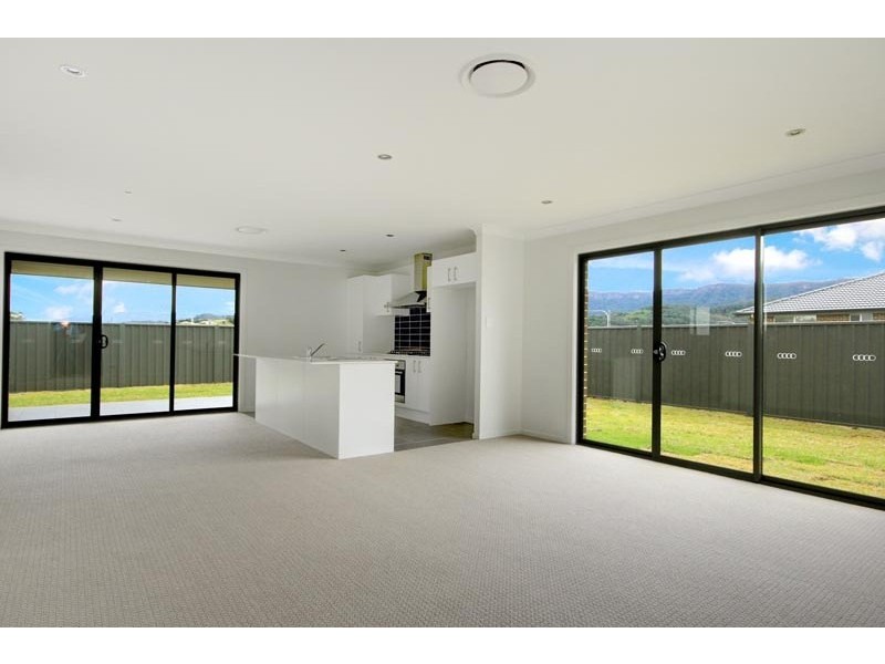 33 Flemmings Crescent, Horsley NSW 2530