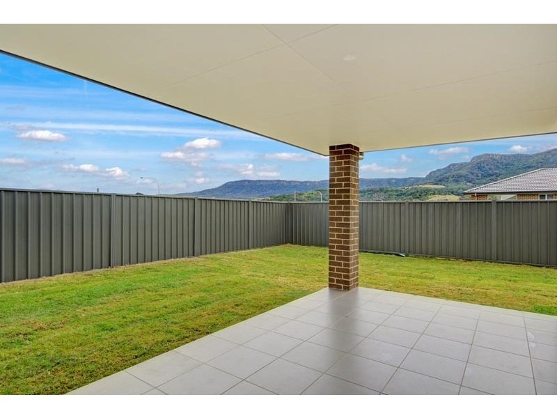 33 Flemmings Crescent, Horsley NSW 2530