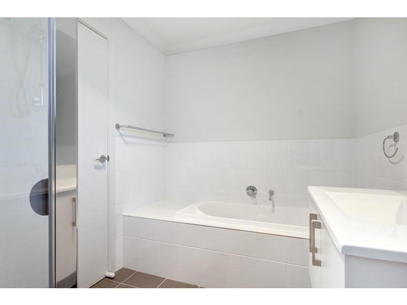 33 Flemmings Crescent, Horsley NSW 2530