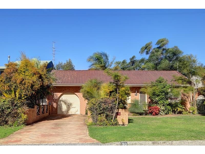 90 Koona Street, Albion Park Rail NSW 2527