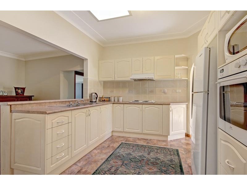 90 Koona Street, Albion Park Rail NSW 2527