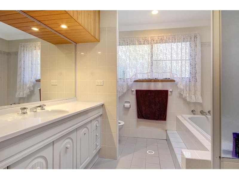 90 Koona Street, Albion Park Rail NSW 2527
