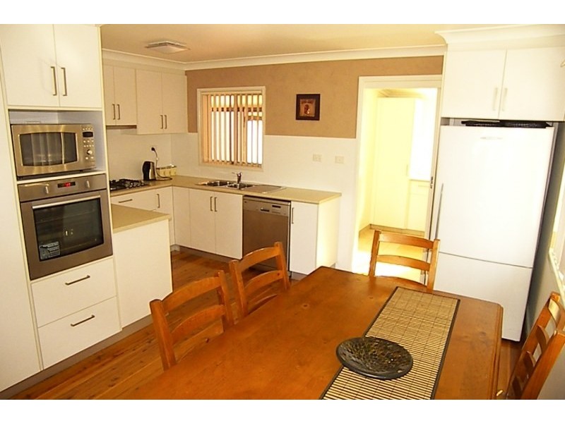 18 Palmer Avenue, Kanahooka NSW 2530