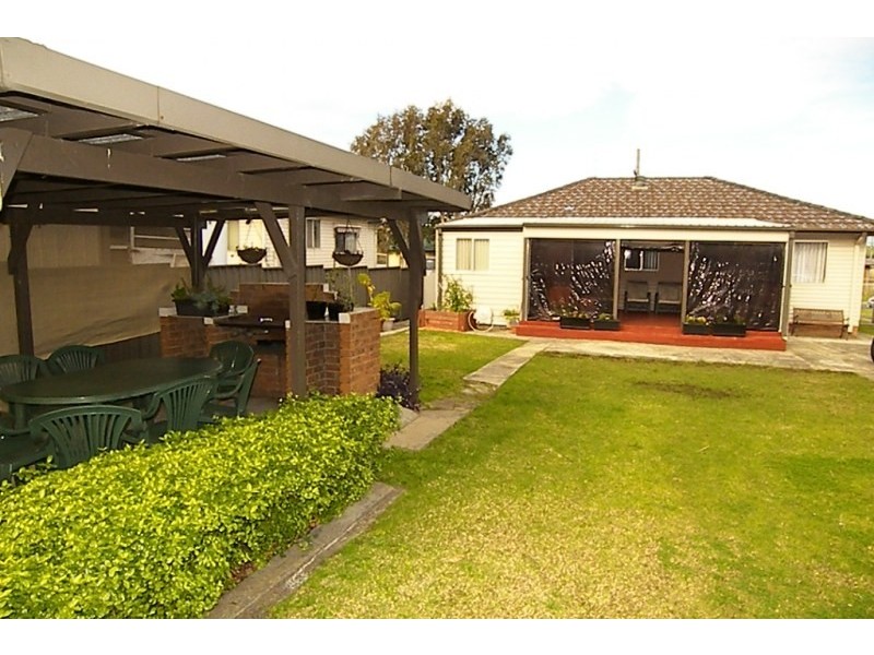 18 Palmer Avenue, Kanahooka NSW 2530