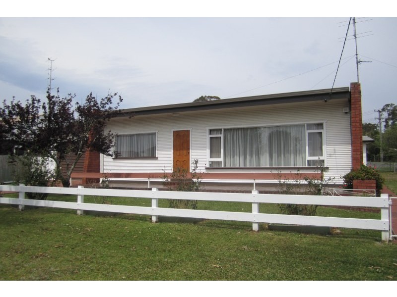 1 Forrest Street, Oak Flats NSW 2529