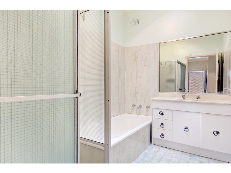 15 Kapooka Avenue, Dapto NSW 2530