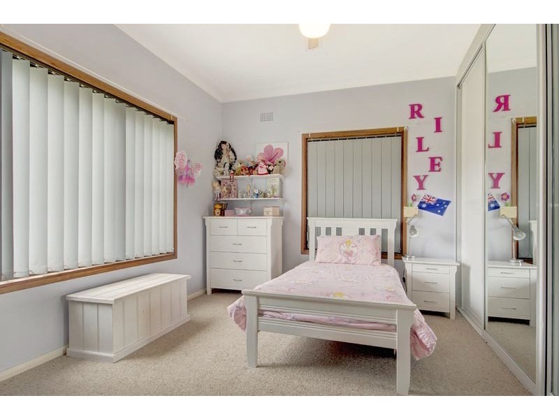 15 Kapooka Avenue, Dapto NSW 2530