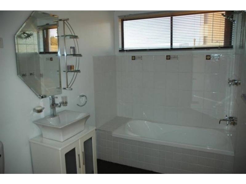 114 Wyndarra Way, Koonawarra NSW 2530