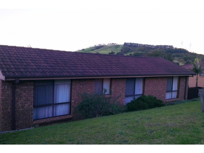 32 Hopman Crescent, Berkeley NSW 2506