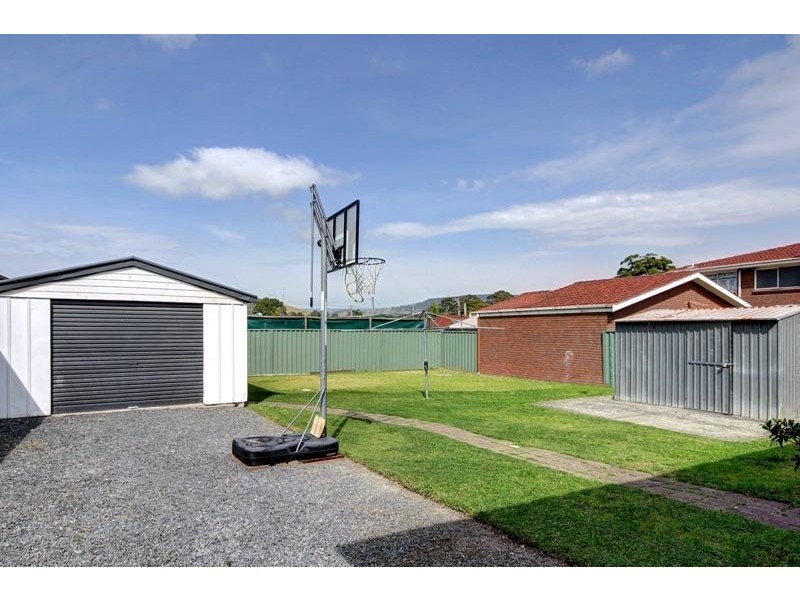 17 Tongarra Road, Albion Park Rail NSW 2527