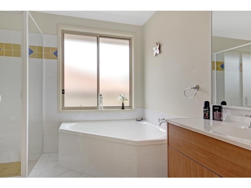 8 Kariewood Circuit, Horsley NSW 2530