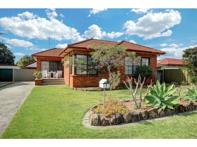 7 Pringle Road, Fairy Meadow NSW 2519
