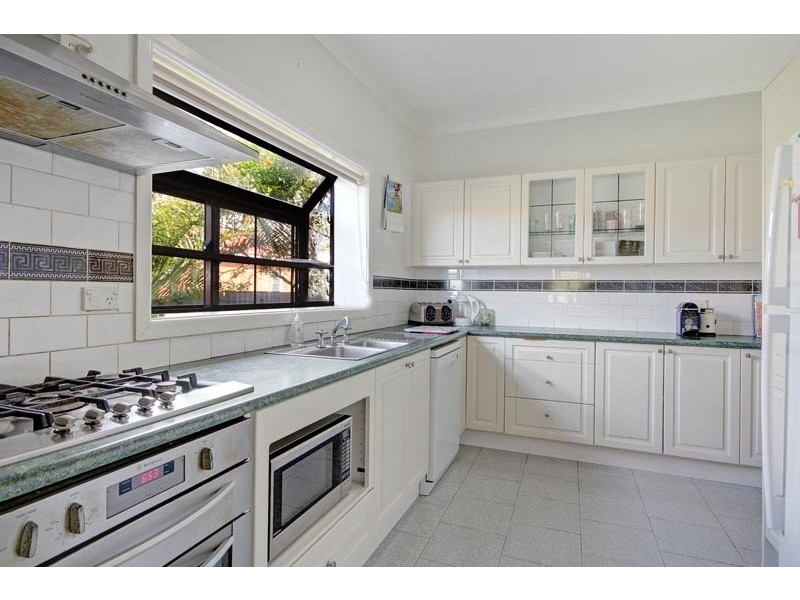 7 Pringle Road, Fairy Meadow NSW 2519