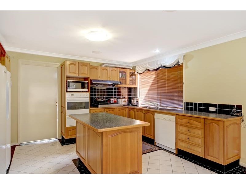 8 Robins Creek Drive, Horsley NSW 2530