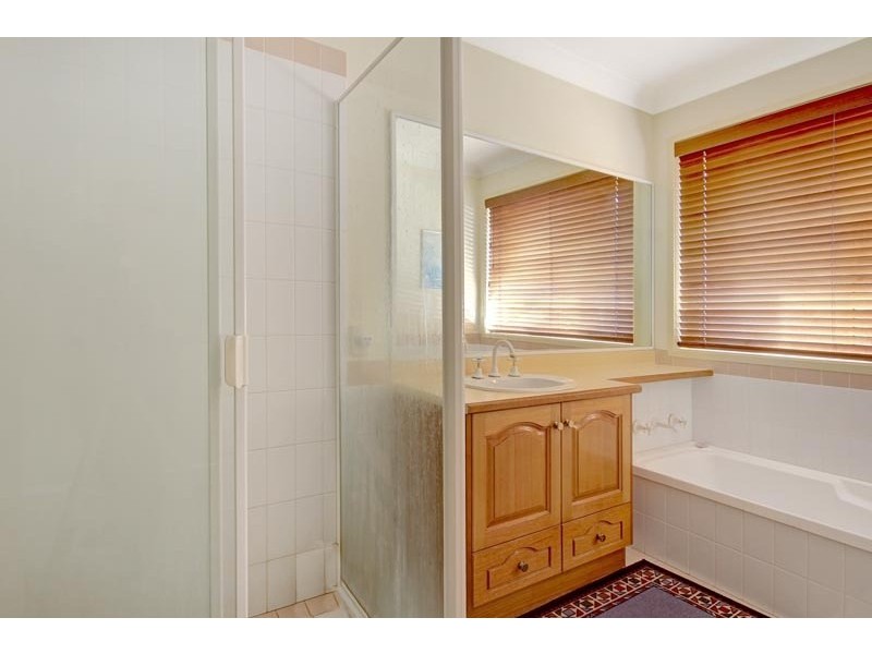 8 Robins Creek Drive, Horsley NSW 2530
