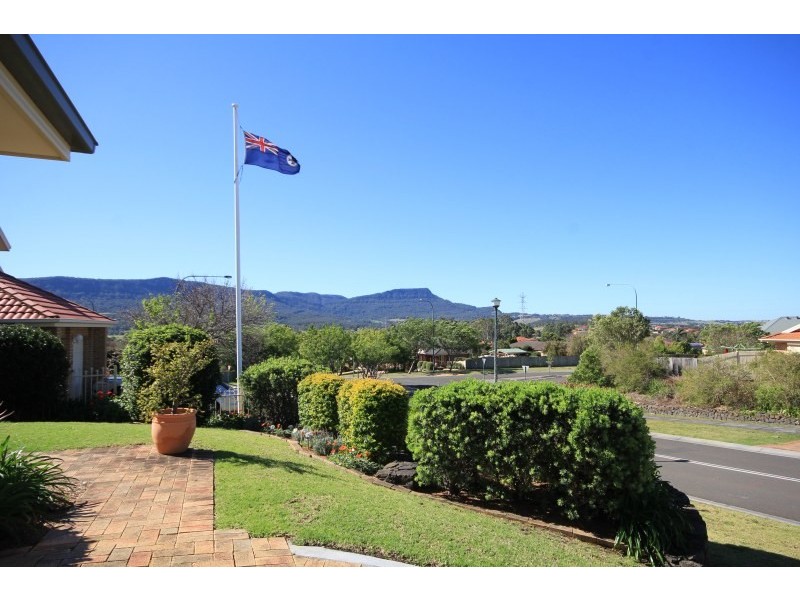 14 Highcroft Boulevard, Horsley NSW 2530