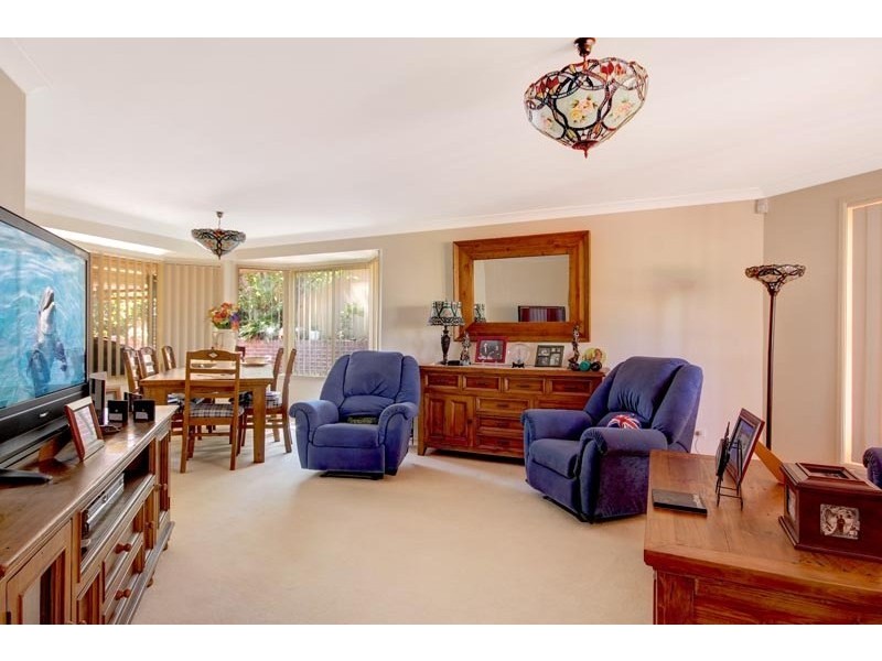 12 Brisbane Grove, Horsley NSW 2530