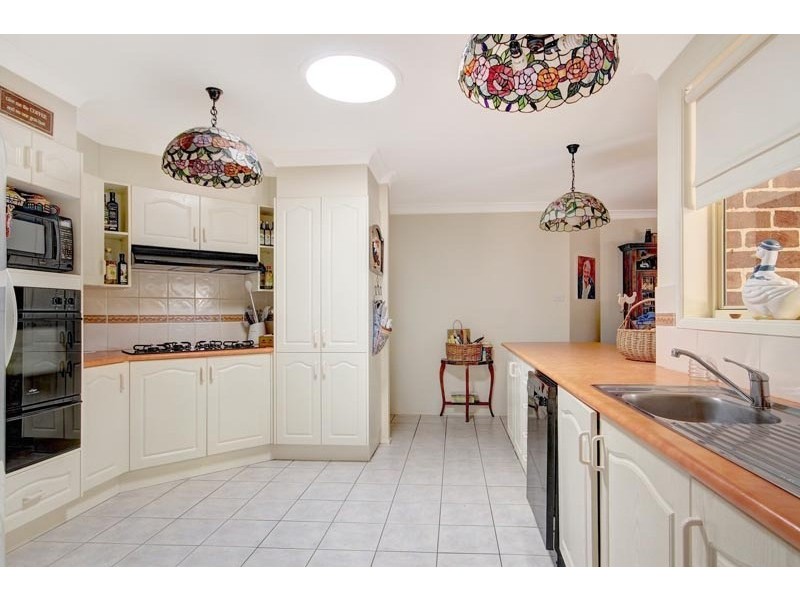 12 Brisbane Grove, Horsley NSW 2530