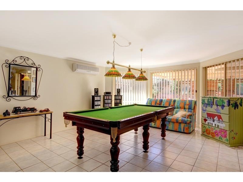 12 Brisbane Grove, Horsley NSW 2530