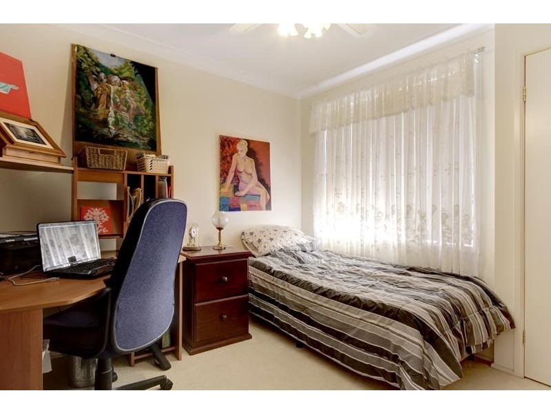 12 Brisbane Grove, Horsley NSW 2530