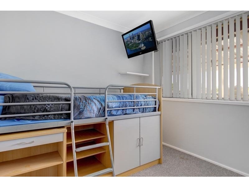 4 Kempt Place, Barrack Heights NSW 2528